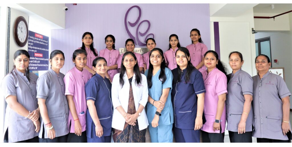 Group photo of female medical staff and doctors at a fertility and women’s care clinic