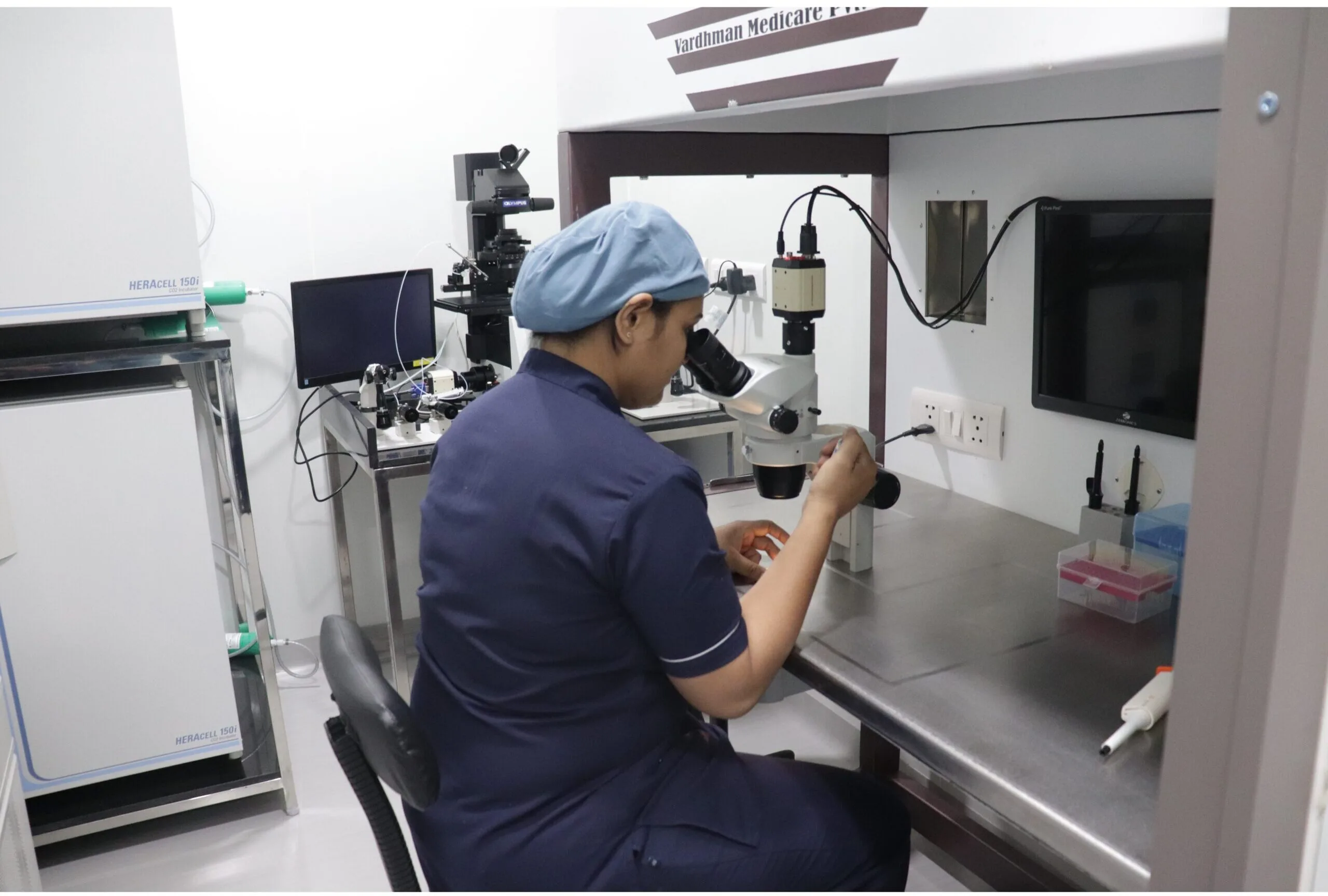 Ivf lab techniques at ayuh fertility centre ahmedabad — advanced embryology equipment boosting fertility success rates
